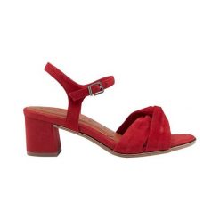 Tamaris Sandały czerwony female czerwony 42. Czerwone sandały damskie Tamaris, w paski, ze skóry, bez obcasa, na obcasie, z paskami. Za 279,00 zł.