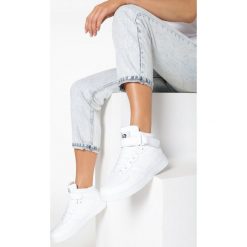 Białe Buty Sportowe Laura. Białe buty sportowe damskie Born2be, bez wzorów, sportowe. Za 99,99 zł.