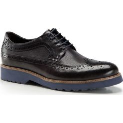Buty męskie. Niebieskie półbuty męskie Wittchen, bez wzorów, ze skóry, eleganckie, bez zapięcia. W wyprzedaży za 254,91 zł.