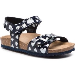 Sandały GEOX - B Sand.Chalki G. A B922RA 000HH C4211 S Navy/White. Czarne sandały dziewczęce Geox, ze skóry ekologicznej, bez zapięcia. W wyprzedaży za 139,00 zł.