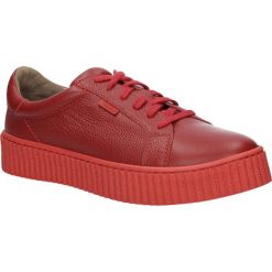 Creepersy na platformie nessi 17111. Czerwone półbuty damskie Nessi, bez wzorów, ze skóry, eleganckie, bez obcasa, na platformie, bez zapięcia. Za 329,99 zł.