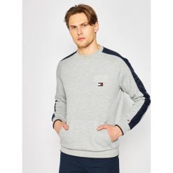 Bluza TOMMY HILFIGER Flex Nylon Paneled MW0MW13049. Szare bluzy męskie TOMMY HILFIGER, xxl, bez wzorów, z bawełny, bez kołnierzyka, bez rękawów, bez kaptura. W wyprzedaży za 369,00 zł.