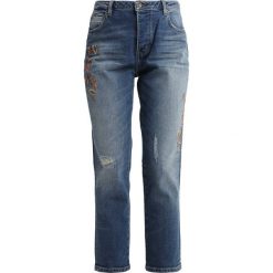Mustang Jeansy Relaxed Fit medium middle. Niebieskie jeansy damskie relaxed fit marki Mustang, z aplikacjami, z bawełny. Za 389,00 zł.