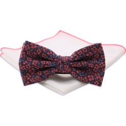 Łososiowo-Niebieska Mucha z Białą Poszetką -CHATTIER- Męska, w Kwiaty MUCH0549. Różowe muszki męskie Chattier, na imprezę, w paski, eleganckie. Za 44,00 zł.