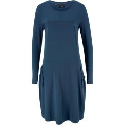 Sukienka oversize z kieszeniami, poszerzana dołem bonprix ciemnoniebieski. Niebieskie sukienki damskie bonprix, bez wzorów, bez kołnierzyka, bez rękawów, oversize. Za 79,99 zł.