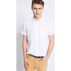 Wrangler - Koszula. Białe koszule męskie Wrangler, m, bez wzorów, z bawełny, klasyczne, z klasycznym kołnierzykiem, z krótkim rękawem. W wyprzedaży za 99,90 zł.