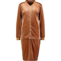 Kurtki damskie: Lavish Alice Kurtka Bomber camel