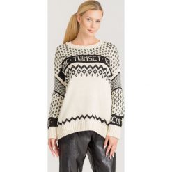 SWETER TWINSET. Białe swetry damskie Twinset, s, w koronkowe wzory, z materiału, bez rękawów, bez kaptura. Za 1059,00 zł.
