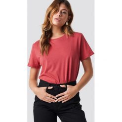 NA-KD Basic T-shirt oversize - Red. Czerwone t-shirty damskie marki NA-KD Basic, bez wzorów, bez kołnierzyka. Za 52,95 zł.
