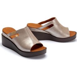 LANQIER 44C0982 silver, klapki damskie. Szare koturny damskie Lanqier, bez wzorów, ze skóry, bez obcasa, na koturnie. Za 189,90 zł.