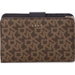 DKNY - Portfel damski – Bryant, brązowy. Brązowe portfele damskie DKNY. Za 449,95 zł.