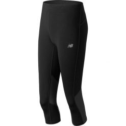 Legginsy sportowe w kolorze czarnym. Czarne spodnie damskie New Balance, xs, bez wzorów, z materiału. W wyprzedaży za 159,95 zł.