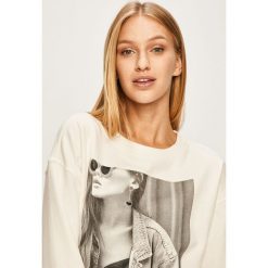 Only - Bluza. Białe bluzy damskie ONLY, s, z nadrukiem, z bawełny, bez rękawów, bez kaptura. W wyprzedaży za 89,90 zł.