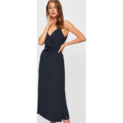 Tommy Hilfiger - Sukienka. Niebieskie sukienki damskie TOMMY HILFIGER, na co dzień, w paski, z poliesteru, casualowe, bez kołnierzyka, bez rękawów, proste. Za 799,90 zł.