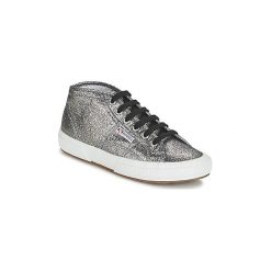 Buty Superga 2754 LAMEW. Szare trampki i tenisówki damskie Superga, bez wzorów, bez zapięcia. Za 359,20 zł.