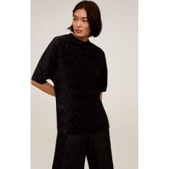 Mango - T-shirt Zigzag. Czarne bluzki damskie Mango, s, bez wzorów, z poliesteru, casualowe, z okrągłym kołnierzem, z krótkim rękawem. W wyprzedaży za 79,90 zł.
