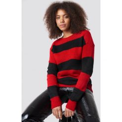 Trendyol Sweter Block Stripe Wide Neck - Red. Czerwone swetry klasyczne damskie Trendyol, z dzianiny, z dekoltem w łódkę. Za 121,95 zł.