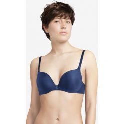 Biustonosz push-up Chantelle Absolute Invisible C29220. Brązowe biustonosze Chantelle, bez wzorów, z poliesteru. W wyprzedaży za 269,00 zł.