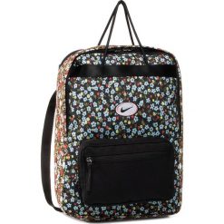 Plecak NIKE - CW9255-010 Kolorowy. Plecaki męskie Nike, bez wzorów, z materiału, sportowe. Za 229,00 zł.