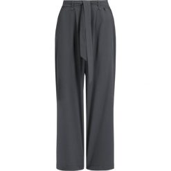 Kuloty Helly Hansen Siren 34076. Niebieskie spodnie damskie Helly Hansen, m, z elastanu. W wyprzedaży za 179,00 zł.