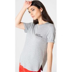 T-shirty damskie: Rut&Circle T-shirt z haftem Novalie – Grey