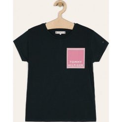 Tommy Hilfiger - T-shirt dziecięcy 140-176 cm. Niebieskie bluzki dziewczęce TOMMY HILFIGER, z nadrukiem, z bawełny, z okrągłym kołnierzem, z krótkim rękawem, krótkie, bez kaptura. Za 139,90 zł.