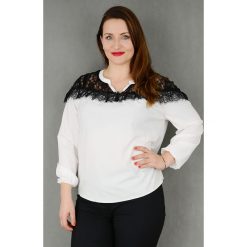Elegancka wizytowa bluzka z koronką w kolorze ecru OVERSIZE XXL. Czerwone bluzki damskie Moda Size Plus Iwanek, s, w koronkowe wzory, z tkaniny, eleganckie, z klasycznym kołnierzykiem, plus size, bez rękawów. Za 119,90 zł.