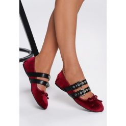Bordowe Balerinki Bead And Reel. Czerwone baleriny damskie Renee, w paski, ze skóry, bez obcasa, na płaskiej podeszwie. Za 39,99 zł.
