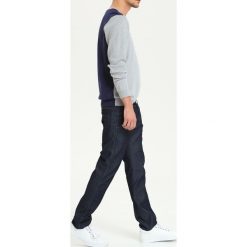 SWETER DŁUGI RĘKAW MĘSKI. Szare golfy męskie marki DRYWASH, xxl, eleganckie, z okrągłym kołnierzem. W wyprzedaży za 39,99 zł.