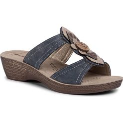 Klapki INBLU - GLBEOO01 Navy. Niebieskie klapki damskie Inblu, bez wzorów, ze skóry ekologicznej, bez obcasa. Za 79,99 zł.