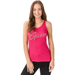 Guess Babe Podkoszulek Różowy. Różowe podkoszulki damskie Guess, xs, z aplikacjami, z bawełny, bez kołnierzyka. Za 175,95 zł.