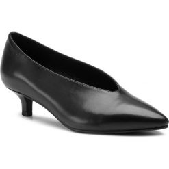 Półbuty VAGABOND - Minna 4711-201-20 Black. Czarne półbuty damskie Vagabond, bez wzorów, ze skóry, eleganckie, bez obcasa, na obcasie, bez zapięcia. W wyprzedaży za 269,00 zł.