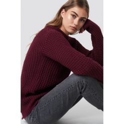 Rut&Circle Sweter Samira Otwórz Wróć Knit - Red. Czerwone swetry klasyczne damskie Rut&Circle, z dzianiny, z okrągłym kołnierzem. Za 121,95 zł.