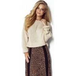 Wełniany sweter oversize i299. Brązowe swetry damskie marki Fimfi, s, bez wzorów, z wełny, z krótkim rękawem, krótkie, bez kaptura. W wyprzedaży za 99,00 zł.