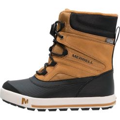 Merrell SNOWBANK 2.0 WTPF Śniegowce wheat/black. Brązowe buty chłopięce zimowe Merrell, z materiału. W wyprzedaży za 230,30 zł.