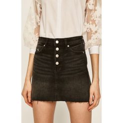 Calvin Klein Jeans - Spódnica jeansowa. Czarne spódniczki damskie Calvin Klein Jeans, na co dzień, bez wzorów, z elastanu, casualowe, mini, proste. Za 299,90 zł.
