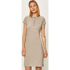 Tommy Hilfiger - Sukienka. Szare sukienki damskie TOMMY HILFIGER, na co dzień, s, bez wzorów, z elastanu, casualowe, bez kołnierzyka, z krótkim rękawem, krótkie, mini, proste. W wyprzedaży za 269,90 zł.