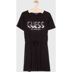 Guess Jeans - Sukienka dziecięca 118-175 cm. Czarne sukienki dziewczęce Guess Jeans, z nadrukiem, z elastanu, casualowe, z krótkim rękawem, krótkie, mini, rozkloszowane. W wyprzedaży za 129,90 zł.