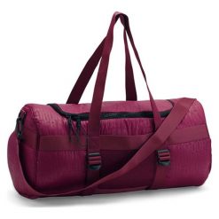 Torba sportowa w kolorze bordowym - (S)50 x (W)26 x (G)22 cm. Czerwone torebki damskie sportowe Under Armour, w paski, z poliesteru, sportowe, przez ramię, bez dodatków. W wyprzedaży za 139,95 zł.