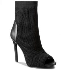 Szpilki GUESS - Abri FLABR3 FAB09 BLACK. Czarne bez kategorii marki Guess, ze skóry ekologicznej. W wyprzedaży za 529,00 zł.