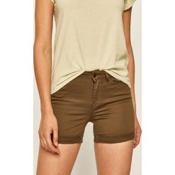 Vero Moda - Szorty. Zielone szorty damskie Vero Moda, s, bez wzorów, z elastanu, casualowe. W wyprzedaży za 49,90 zł.