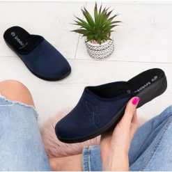 Kapcie damskie Inblu CA-99 Granatowe. Niebieskie kapcie damskie Inblu, z tworzywa sztucznego. Za 37,00 zł.