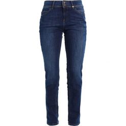 S.Oliver RED LABEL Jeansy Slim Fit amparo blue denim. Niebieskie jeansy damskie relaxed fit marki s.Oliver RED LABEL, z bawełny. W wyprzedaży za 207,20 zł.