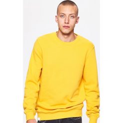 Gładka bluza BASIC - Żółty. Żółte bluzy męskie marki Cropp, l. Za 59,99 zł.