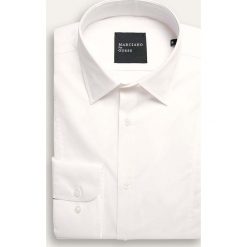 Marciano Guess - Koszula. Białe koszule męskie MARCIANO GUESS, z aplikacjami, z elastanu, eleganckie, z klasycznym kołnierzykiem, z długim rękawem. W wyprzedaży za 249,90 zł.