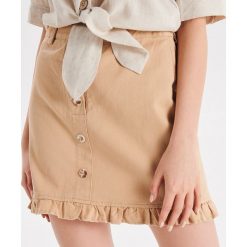 Spódnica mini z ozdobnymi guzikami - Beżowy. Brązowe spódniczki damskie Cropp, s, bez wzorów, mini. Za 59,99 zł.