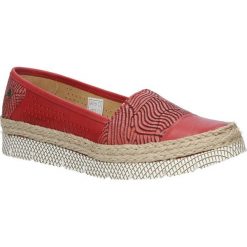 Czerwone półbuty skórzane espadryle Maciejka 02960-08/00-5. Czerwone espadryle damskie marki Maciejka, bez wzorów, bez obcasa. Za 238,99 zł.
