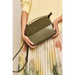 Medicine - Torebka Boho Breeze. Zielone listonoszki damskie MEDICINE, w paski, z poliesteru, boho, na ramię, duże, bez dodatków. W wyprzedaży za 71,90 zł.
