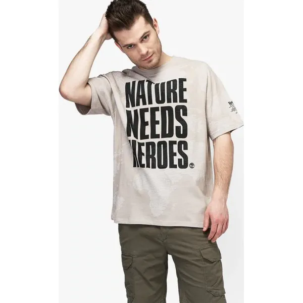 Timberland Koszulka Ellis River Statement Tee , beżowy, rozmiar M. Brązowe koszulki męskie Timberland, m, z nadrukiem, z bawełny, bez kołnierzyka, bez rękawów. W wyprzedaży za 103,99 zł.