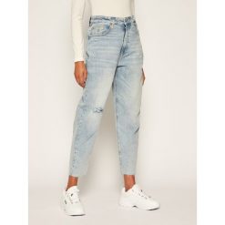 Jeansy Relaxed Fit Tommy Jeans Mom Jean DW0DW08628. Niebieskie jeansy damskie Tommy Jeans. Za 449,00 zł.